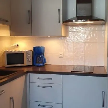 Maisonnette Proche Plage Et Foret Avec Parking - Fr-1-476-227 בית נופש